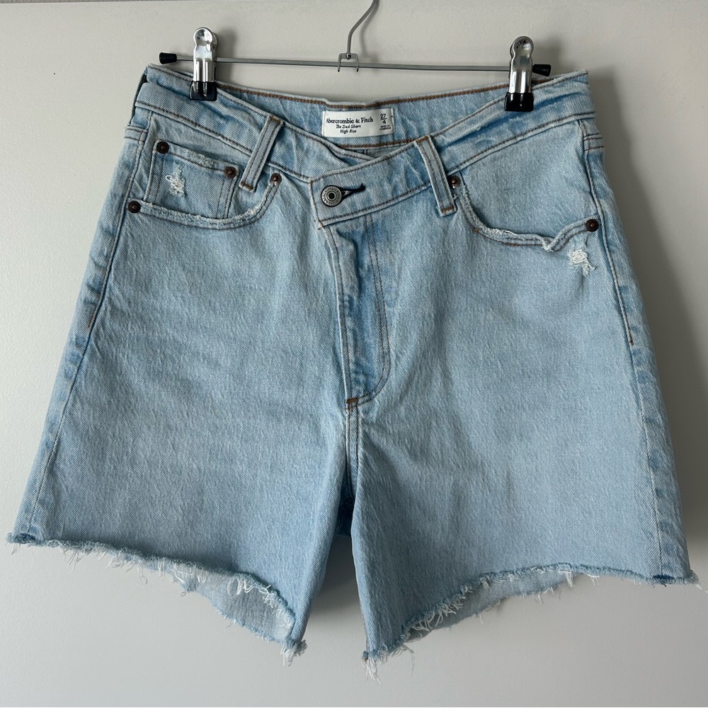 Abercrombie Criss Cross Waist Dad Jean Short